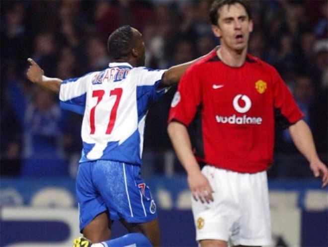 足球联赛中 足球联赛中